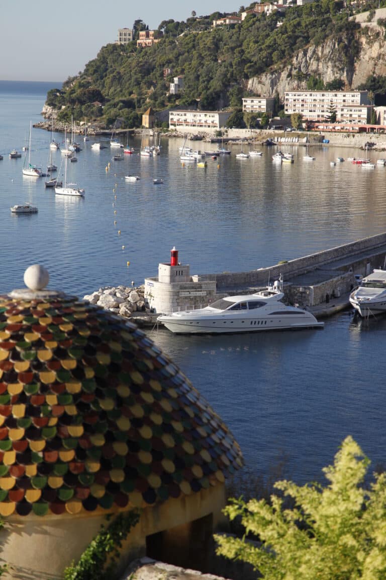 Vu de La Citadelle sur l'un des ports propres de Villefranche-sur-Mer : le Port de la Darse